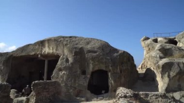 Uplistsikhe, bir antik kaya kesme kasabası yakınındaki Gori Gürcistan'daki panoramik manzaralı