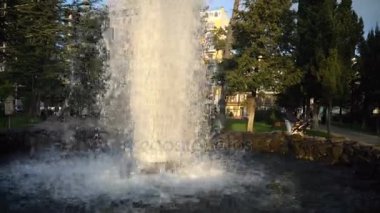 11.11.2017 - şehir Batum, Gürcistan'ın parkta büyük çeşme