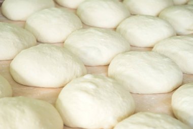 Ahşap masa, pizza, Gürcü ekmek taze hamur