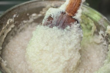 Mengrelian Mısır mamalica (ghomi). Gürcü geleneksel gıda