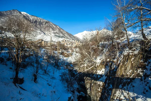 Torri medievali a Mestia nelle montagne del Caucaso, Alto Svane — Foto Stock