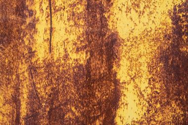 eski paslı metal plaka sarı boya ile