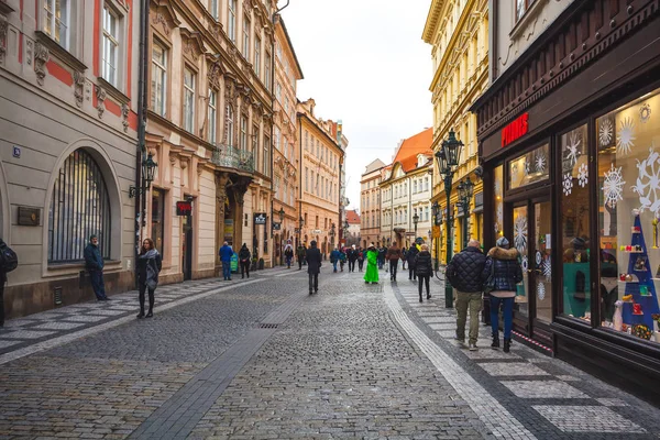 25.01.2018 Praga, República Checa - Vista a la calle en el viejo — Foto de Stock