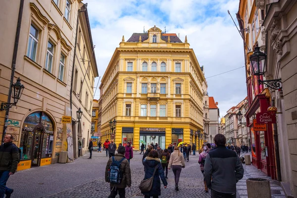 25.01.2018 Praga, República Checa - Vista a la calle en el viejo — Foto de Stock