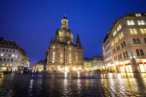 A Neumarkt tér és Frauenkirche (templom Miasszonyunk) a Dre — Stock Fotó