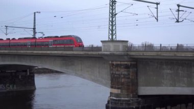 23.01.2018 Dresden, Almanya - elektrikli tramvay Dresden, Almanya.