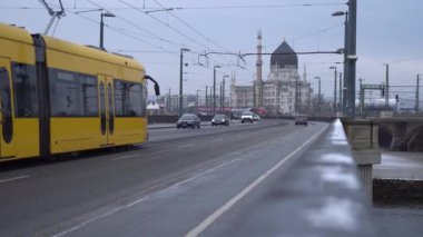 23.01.2018 Dresden, Almanya - elektrikli tramvay Dresden, Almanya.