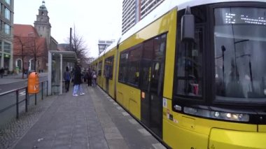 23.01.2018 Dresden, Almanya - elektrikli tramvay Dresden, Almanya.