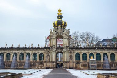 Ünlü Zwinger palace tarihi binalar için görüntüleyin