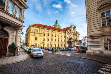 24.01.2018 Prag, Çek Cumhuriyeti - sokaklarda yürüyüş 