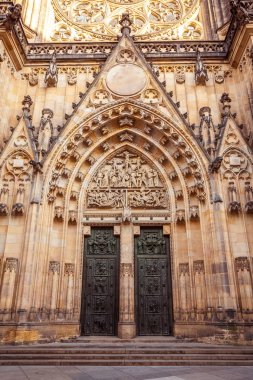 St. Vitus Katedrali PR için ana giriş önden görünümü