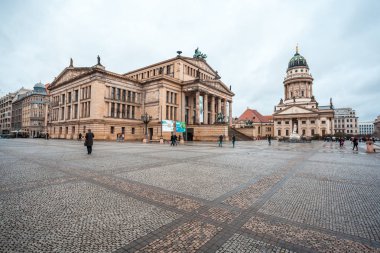 25.01.2018 Berlin, Almanya - ünlü Gendarmenm panoramik manzaralı