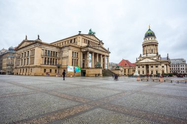25.01.2018 Berlin, Almanya - ünlü Gendarmenm panoramik manzaralı
