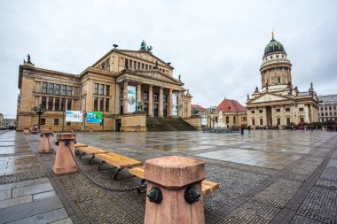 25.01.2018 Berlin, Almanya - ünlü Gendarmenm panoramik manzaralı