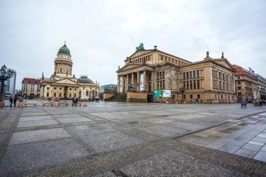 25.01.2018 Berlin, Almanya - ünlü Gendarmenm panoramik manzaralı