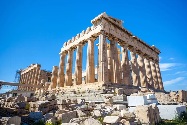 Güneşli bir günde Parthenon Tapınağı. Akropolis Atina, Yunanistan
