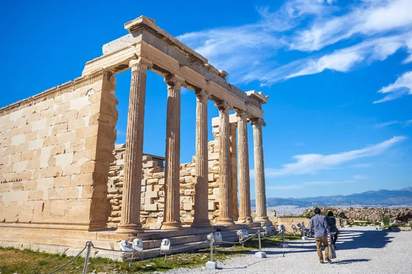 Tempel van het Erechteion op de Akropolis, Athene, Griekenland — Stockfoto