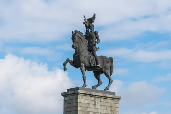 Памятник Цотне Дадиани в Поти, Грузия — стоковое фото