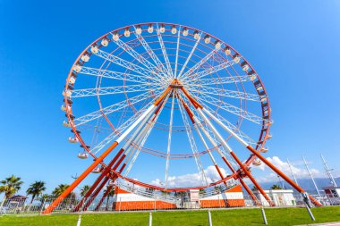 31.03.2018 Batum, Gürcistan - ferris wheel kıyı şeridi üzerinde ben