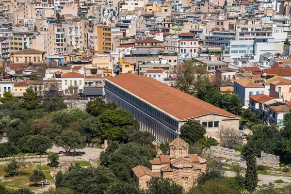 El Stoa de las casas de Attalos en Atenas está al lado del Ch byzantine — Foto de Stock
