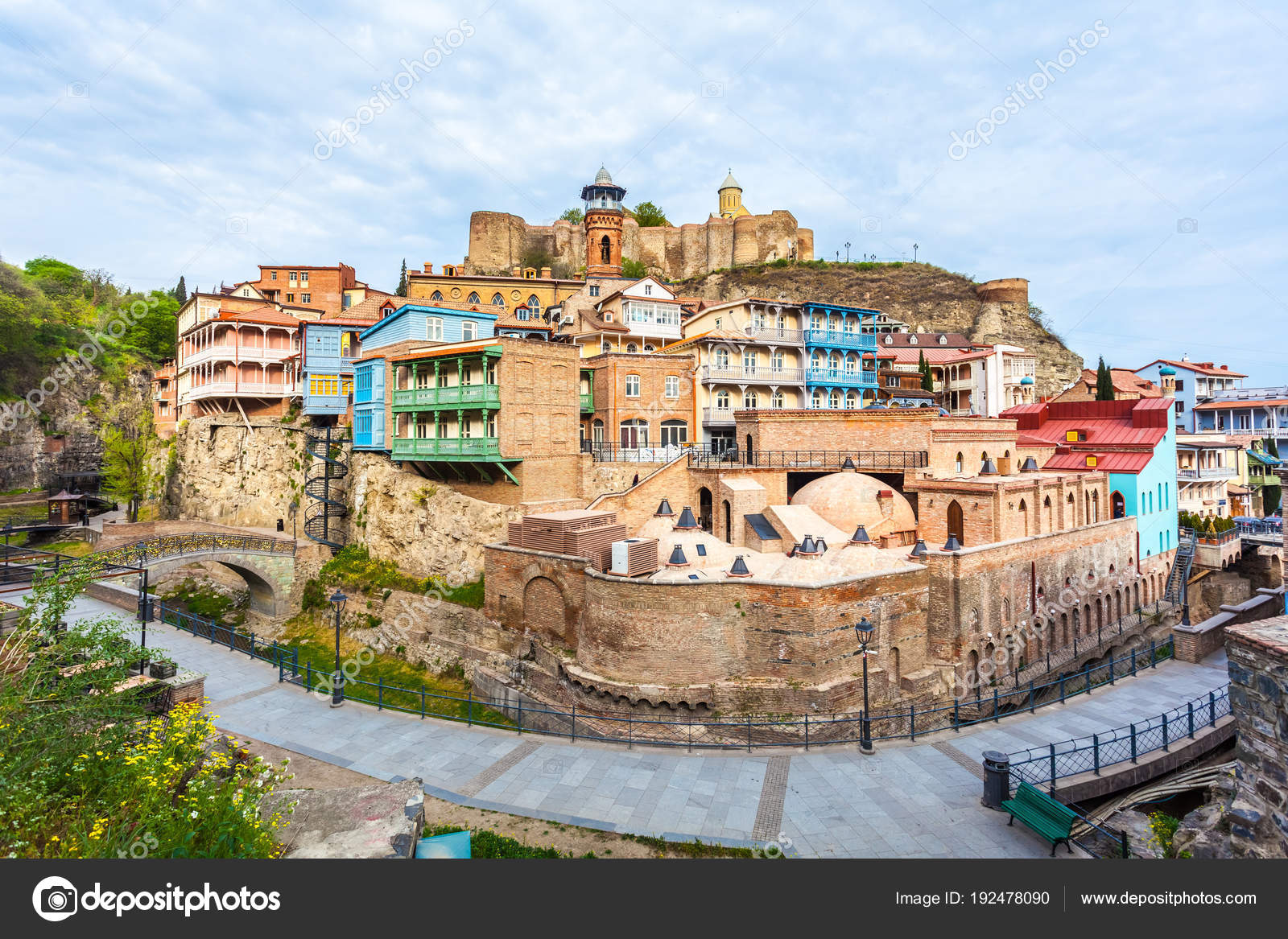 трипстер тбилиси. тбилиси улицы города. георгия грузия. улица жана шардена в тбилиси. старые улочки тбилиси грузия.