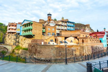 Eski kükürt banyoları ile ahşap Abanotubani bölgesinde balc oyulmuş