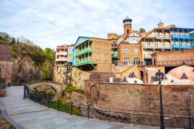 Eski kükürt banyoları ile ahşap Abanotubani bölgesinde balc oyulmuş