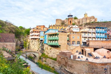 Eski kükürt banyoları ile ahşap Abanotubani bölgesinde balc oyulmuş