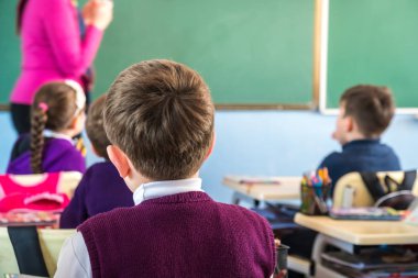 okul çocukları, aktif eğitim sürece katılmak 