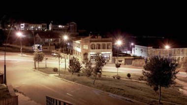 Telavi, Gürcistan - 07.10.2019: Telavi 'nin geleneksel eski evleri