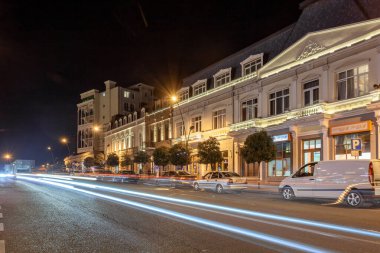 Telavi, Gürcistan - 07.10.2019: Telavi 'nin gece görüşü.