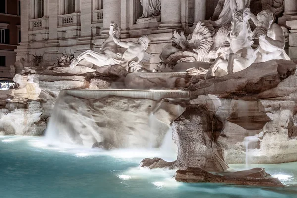 Fontana di Trevi o Fontana di Trevi di notte, Roma . — Foto Stock