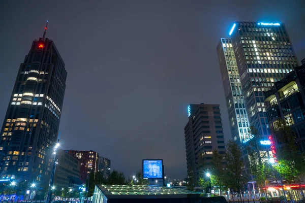 Rotterdam, Pays-Bas - 12.10.2019 : Skyline de la ville au centre-ville de Ro — Photo