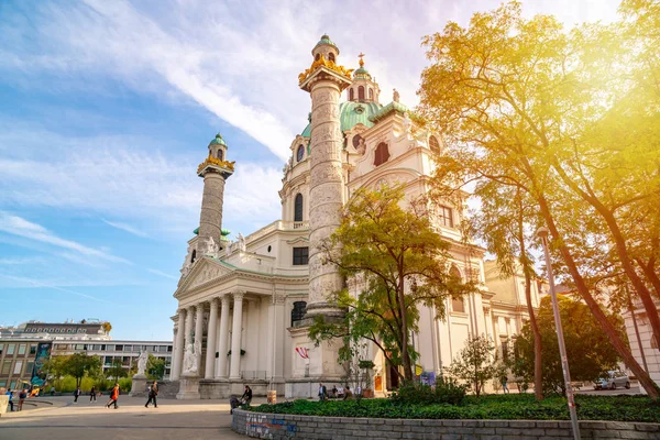 Wien, Österreich - 25.10.2019: Karlskirche oder St. Karlskirche — Stockfoto