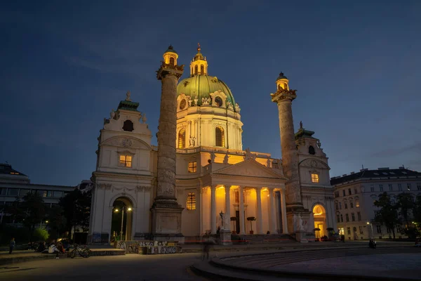 Bécs, Ausztria - 2019.10.25.: Karlskirche vagy Szent Károly templom — Stock Fotó