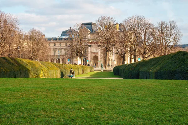 París, Francia - 16.01.2019: Tuileries Garden es un jardín público —  Fotos de Stock