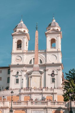 Roma, İtalya - 28.10.2019: Santissima Trinita dei Monti Kilisesi