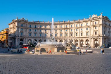 Roma, İtalya - 27.10.2019: Naiad Çeşmesi ve Rep