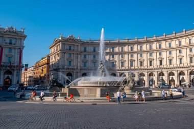 Roma, İtalya - 27.10.2019: Naiad Çeşmesi ve Rep