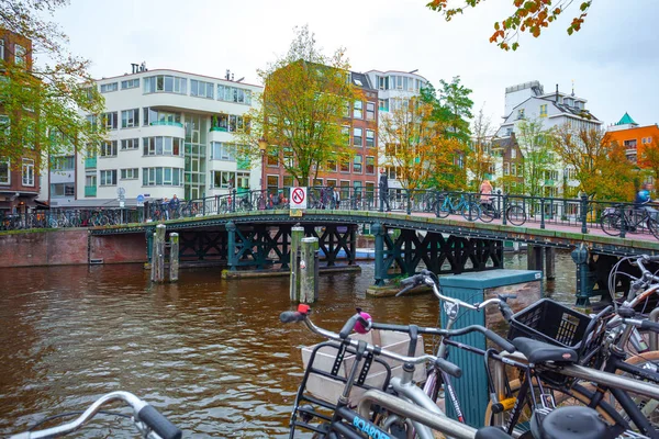 Eindhoven, Paesi Bassi - 14.10.2019: paesaggio urbano di Amsterdam in c — Foto Stock