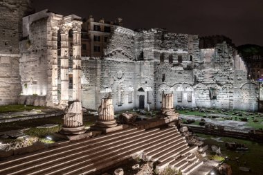 Augustus Forumu, gece Roma, İtalya 'da. Seyahat.