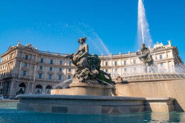 Roma, İtalya - 27.10.2019: Naiad Çeşmesi ve Rep