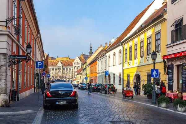 stock image Budapest, Hungary - 11.11.2018: Old town street and buildings in the historical center of Budapest, Hungary