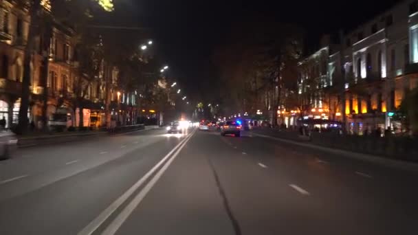 Tiflis Georgia 2019 Muchos Coches Shota Rustaveli Avenue Por Noche — Vídeo de stock