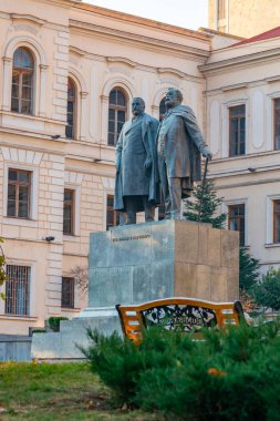 Tiflis, Gürcistan - 08.12.2019: Akaki Tsereteli ve Ilia Anıtı