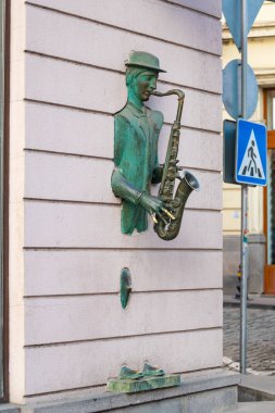 Tiflis, Gürcistan - 08.12.2019: Saksafoncu kominin bronz heykeli