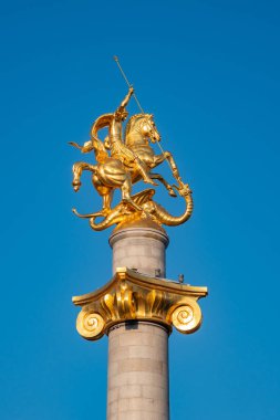 Özgürlük Anıtı Aziz George Tiflis 'te ejderhayı öldürüyor.