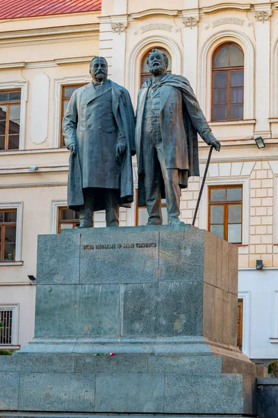 Tbilisi, Georgia - 08.12.2019: Monument Akaki Tsereteli and Ilia — Stock Photo, Image