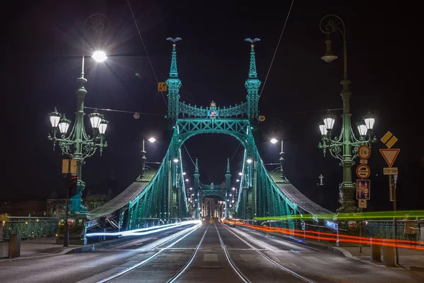 Night view of Liberty Bridge, capital of Hungary. — Stock Photo, Image