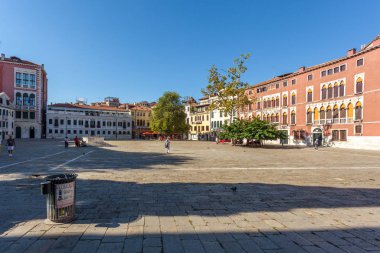 Venedik, İtalya - 15.08.2018: Renkli cephelerin güzel manzarası